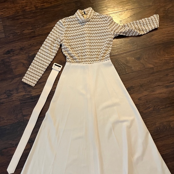 Vintage Gold, Off White Wedding, Black Tie Dress - Picture 1 of 11